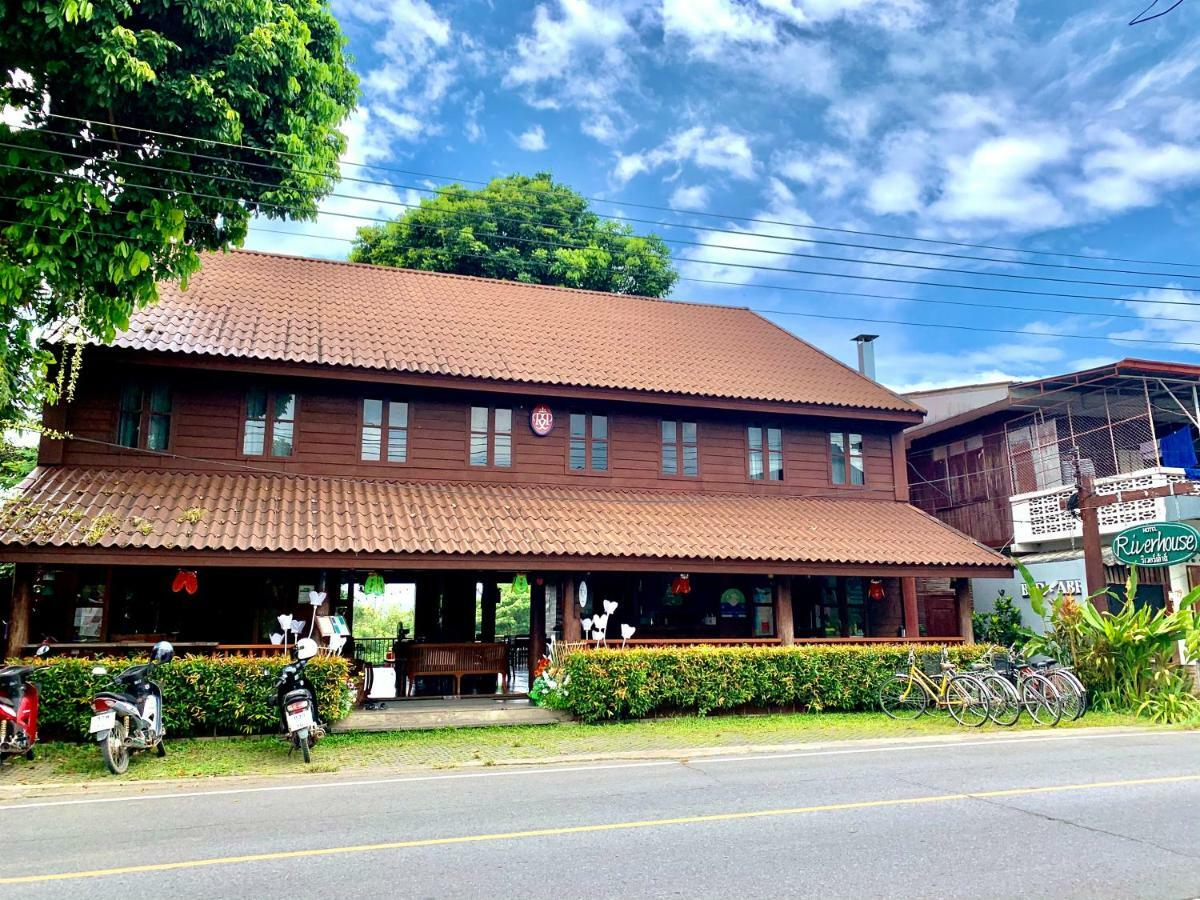 Riverhouse Hotel Mae Sariang Extérieur photo